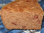 Ржаной хлеб с орехами и сушеной клюквой