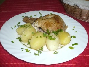 Курица, запеченная в рукаве  и отварной картофель