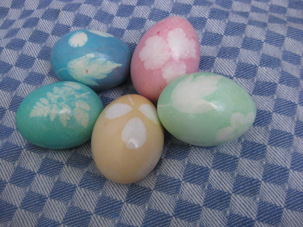 Мусульманские яйца. Крашеные яйца. Окрашивание яиц. Покрасить яйца на Пасху. Покраска яиц акварелью.